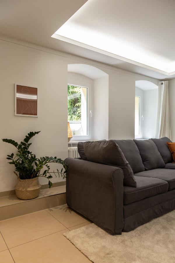 Spacious Apartment In Hemholtzkiez Prenzlauer Berg For 8 People Hiddenseer Berlin Eksteriør bilde